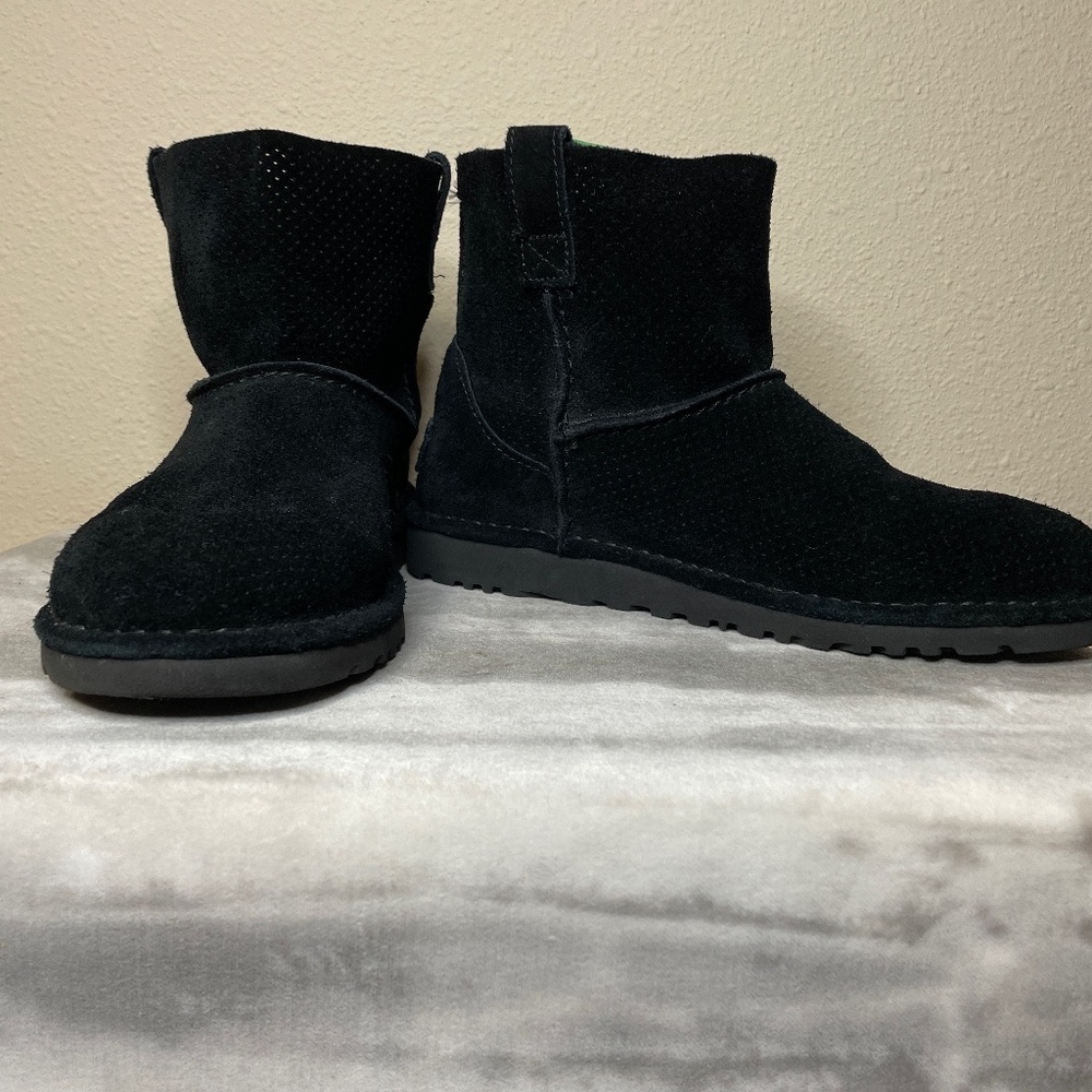 Ugg classic unlined mini size 7​​​